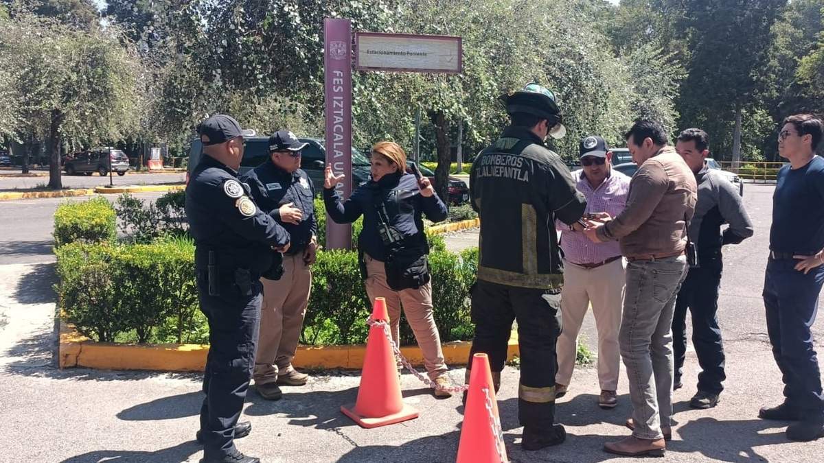 Personal de emergencias en la FES Iztacala, en el municipio de Tlalnepantla