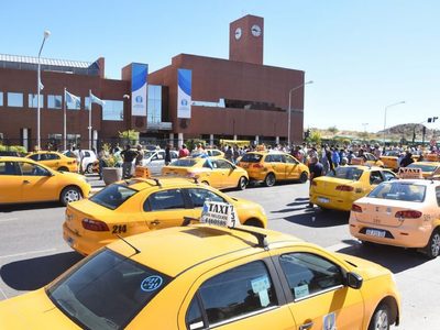 Taxi Rosa: chóferes de Neuquén Capital tomaron medidas ante el tratamiento del proyecto