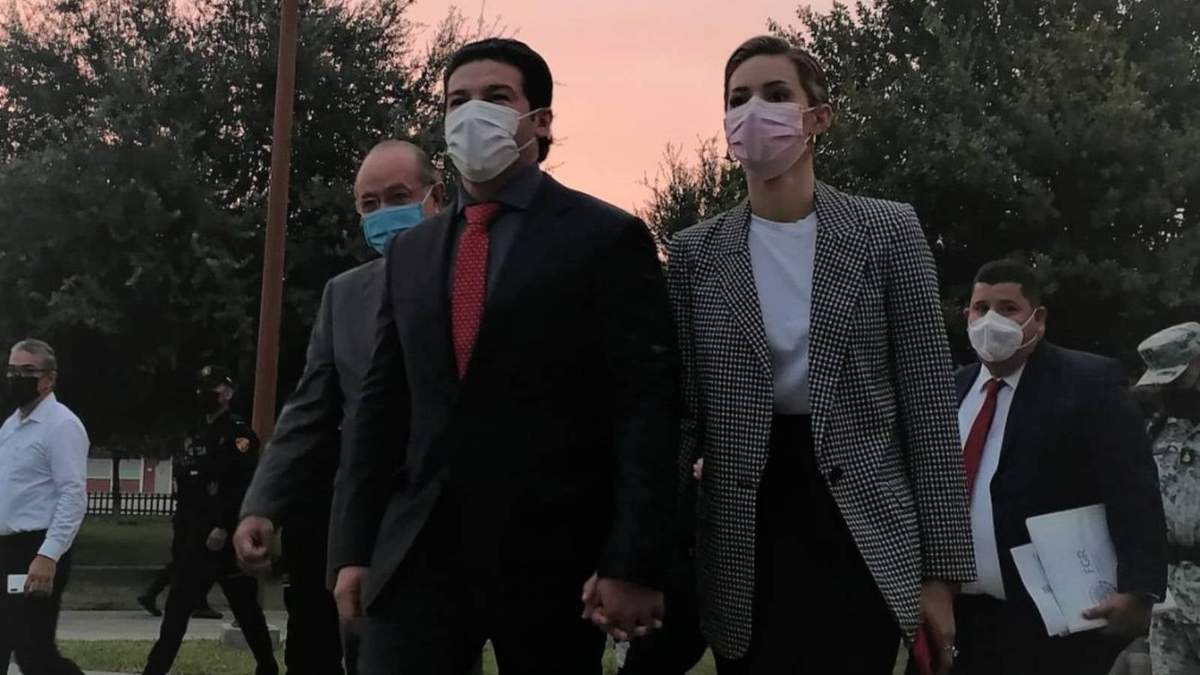 El gobernador de Nuevo León, Samuel García, y su esposa