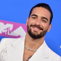 ¡Con nuevo look! Maluma se olvidó de la cuarentena para ver a un importante colega