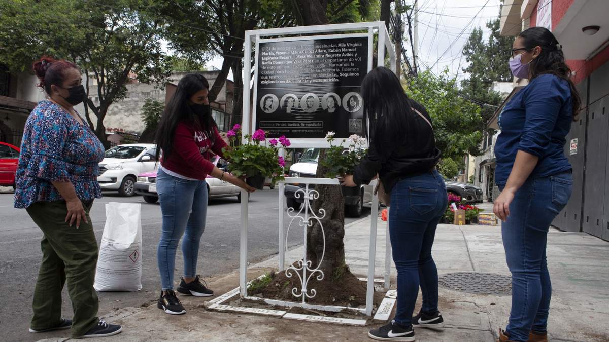 Placa por el multifeminicidio y del homicidio de la colonia Narvarte