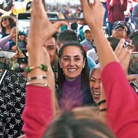 Dejar de ser "repetidora" de AMLO, el reto  Sheinbaum debe encontrarse a sí misma: Rubach