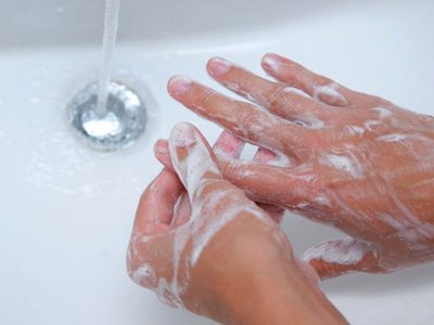 Con solo 4 ingredientes: mirá cómo preparar este facilísimo jabón neutro para tu piel