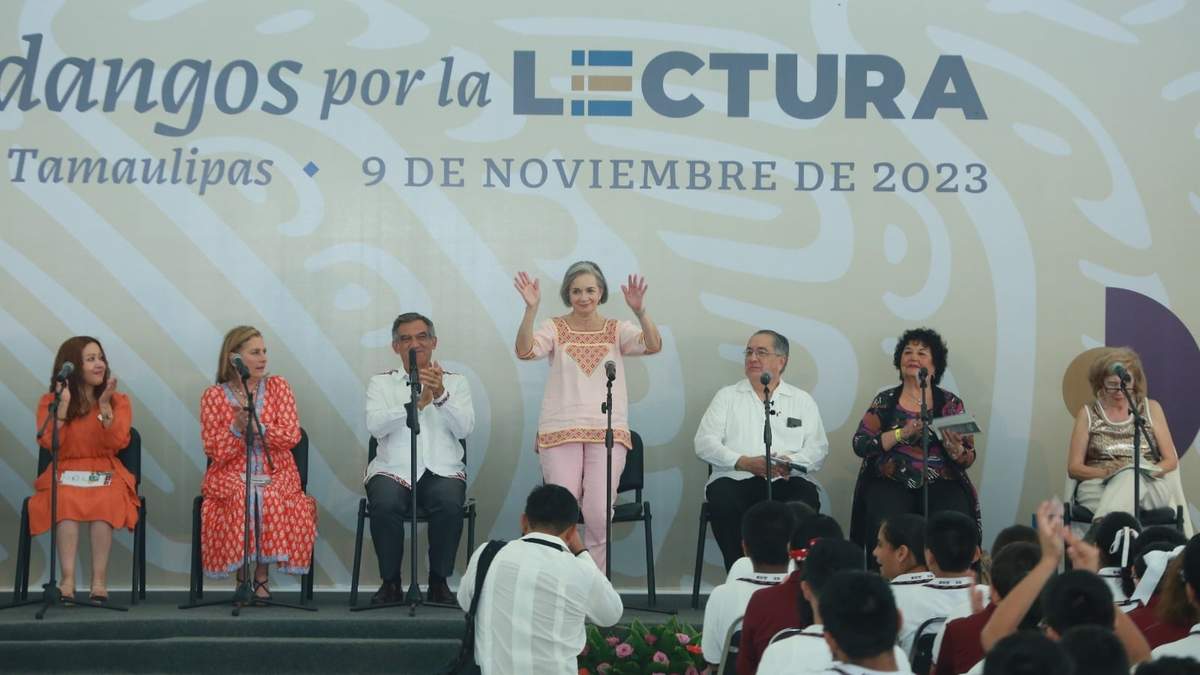 Leer para fortalecer la transformación, pide Américo a estudiantes