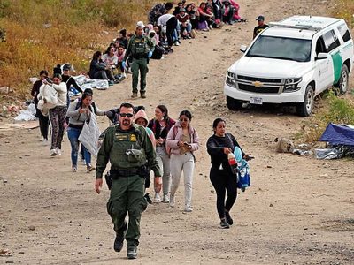Acoso, desigualdad y represalias: El doble infierno de las migrantes en Estados Unidos