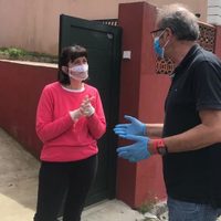 Diseñan mascarillas especiales para personas sordas