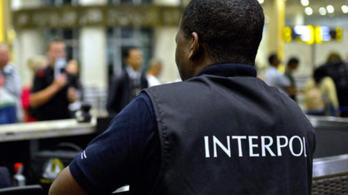 Agente de Interpol