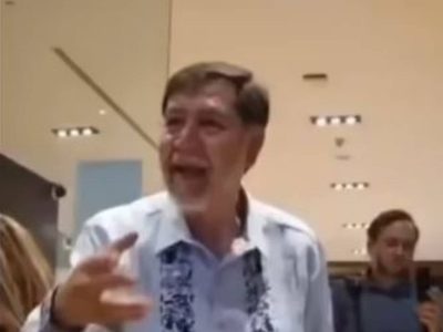 "¡Ratero! ¡Narco!": increpan a Fernández Noroña en restaurante (Video)