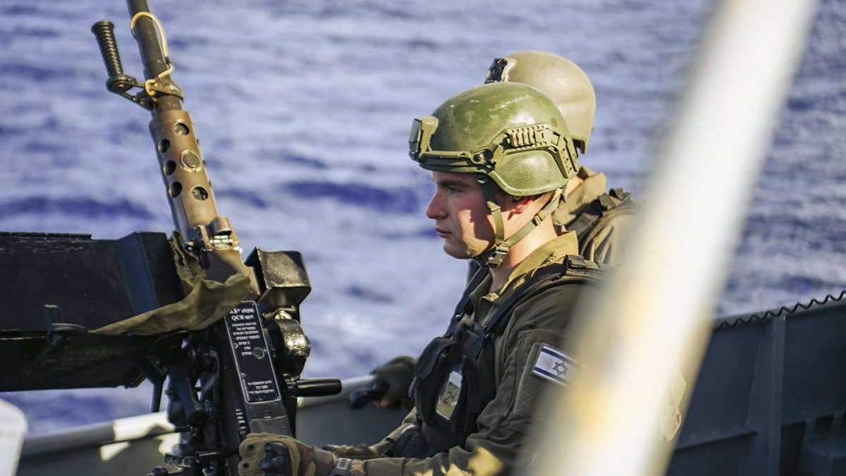 Soldados israelíes atacan Líbano desde el mar