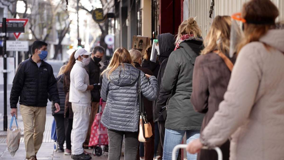 La tasa de empleo alcanzó el 41.6%. Fuente: (Twitter)