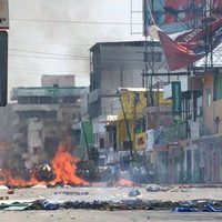Se enfrentan maestros y policías en Chiapas
