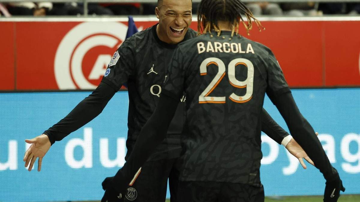 Mbappé, el de la tripleta