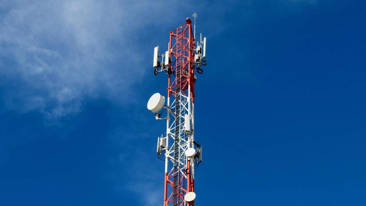 Las empresas de telecomunicaciones aumentaron sus servicios de internet hasta un 43 %. Fuente: (Twitter)