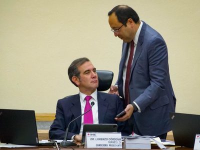 "Misión cumplida", dice Ciro Murayama a Lorenzo Córdova en su adiós al INE (Video)