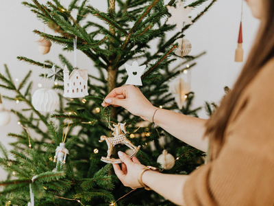 Dale un toque boho a tu Navidad con estos arbolitos simil ratán que son un sueño y que podés hacer vos misma