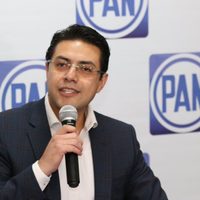 Por falsificación de título, vinculan a proceso a exdirigente del PAN en Puebla