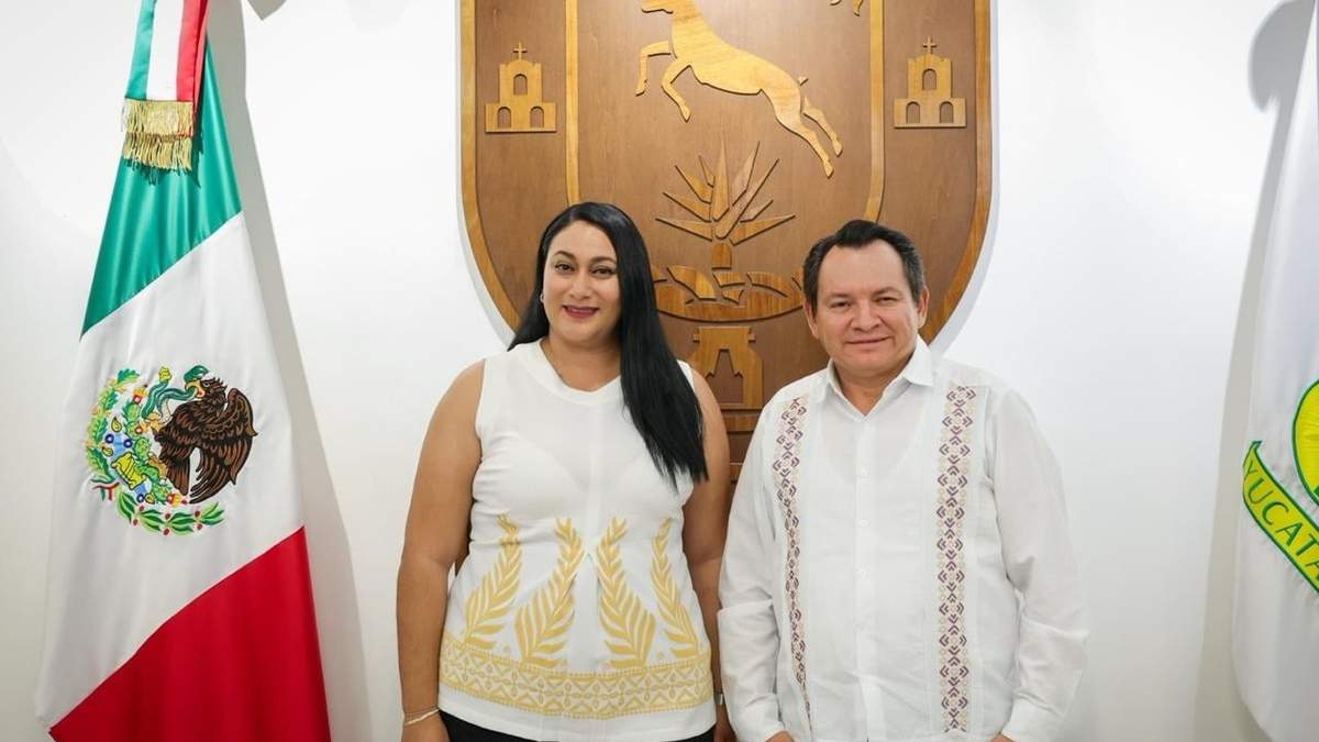 Claudia Estefanía Baeza Martínez, diputada local de Morena, y Joaquín Díaz Mena, gobernador de Yucatán