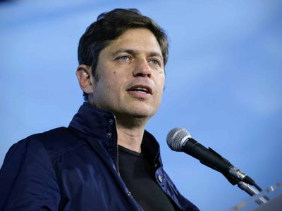 “Milei y el virus del odio”: Axel Kicillof criticó el video que muestra a referentes K como zombies