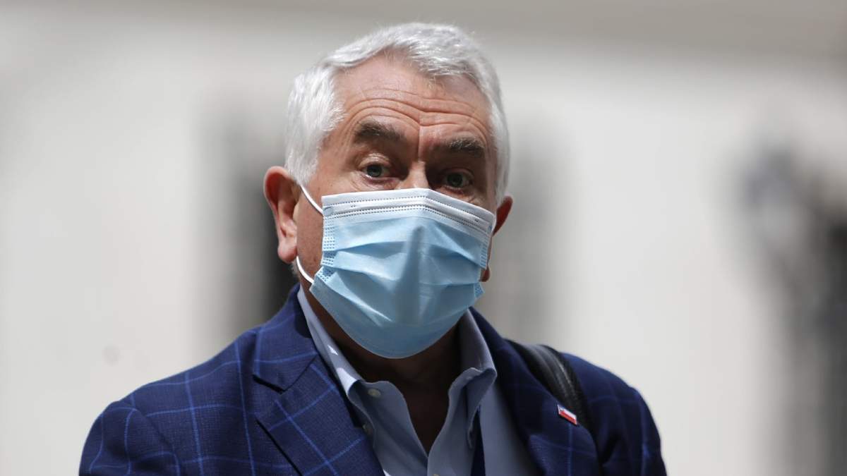 Enrique Paris, ministro de Salud de Chile. Fuente: (Twitter)