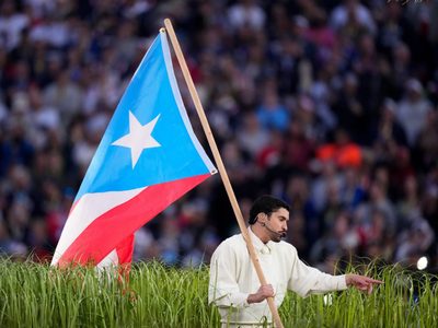 Bad Bunny lleva la historia y cultura de Puerto Rico a un revolucionario show de Super Bowl