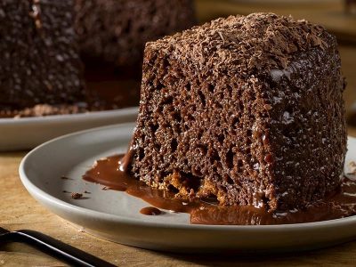 Torta húmeda de chocolate y batatas, la simple receta sin TACC y en pocos pasos que prepara la "Gunda"