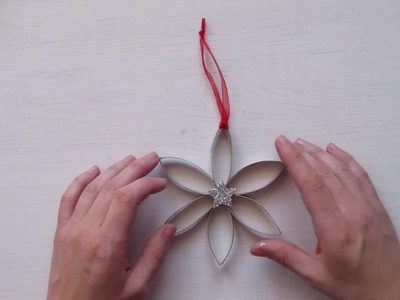 Con solo tubos de cartón: creá esta fabulosa estrella para ponerle onda a tu árbol de Navidad