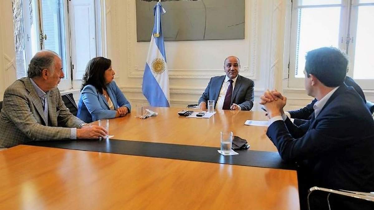 Arabela Carreras se reunió con Juan Manzur. Fuente: (Twitter)