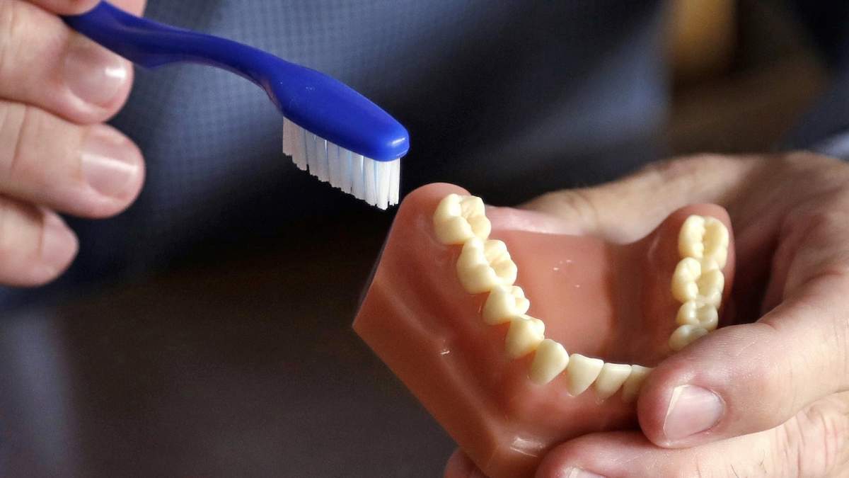 La primera línea de defensa, según los expertos, es higiene bucal y nutrición adecuadas