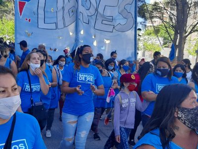 Barrios de Pie se manifiesta en Casa de Gobierno y organiza un "garrafazo"