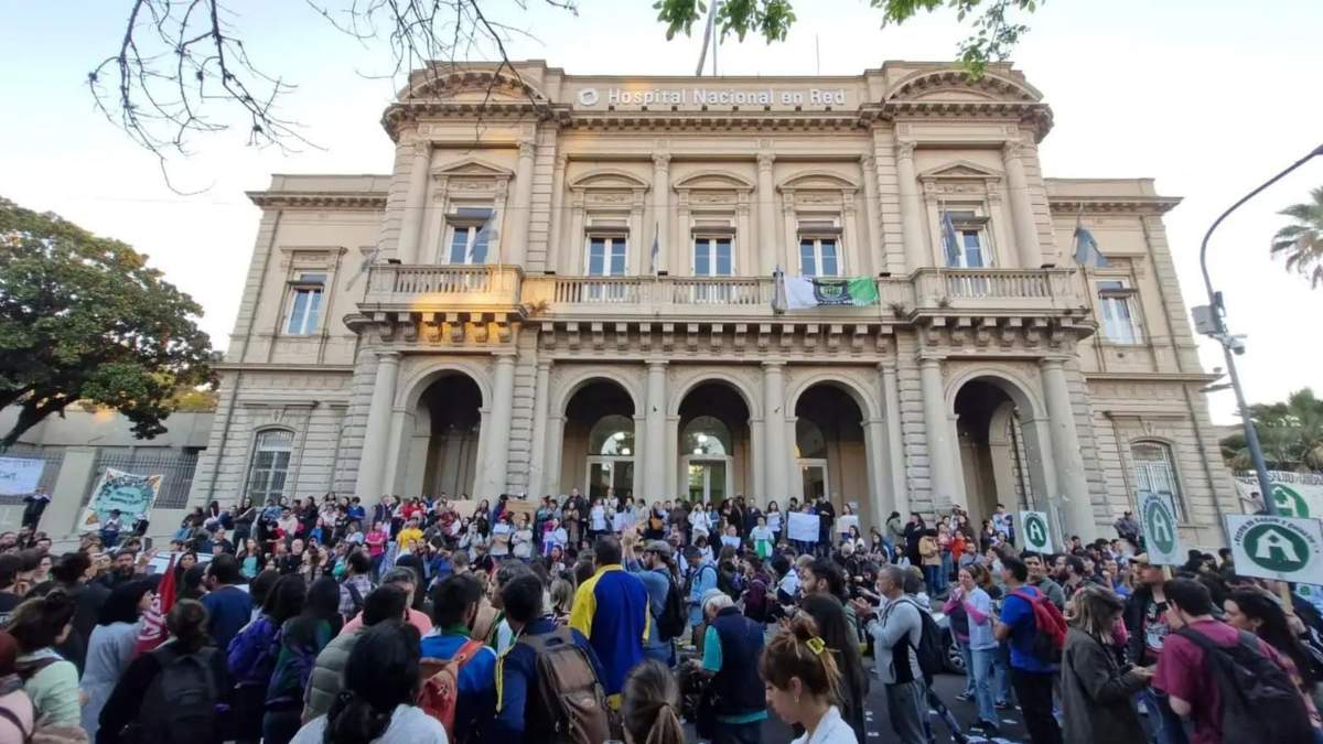 El Gobierno decidió no renovar contratos del Hospital Bonaparte. Fuente: (X)