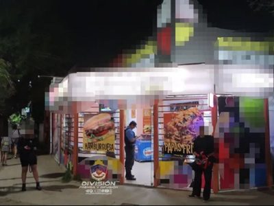 Intentó escaparse sin pagar y los vecinos lo golpearon hasta que llegó la policía