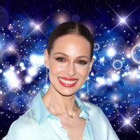 Vestidos elegantes y brillos: con outfits de diseño, Eva González brilla en "La Voz"