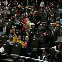 Senado aprueba exhorto para incrementar en 100% el salario mínimo