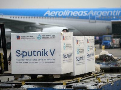 Llegarán segundas dosis de Sputnik V: cuántos inmunizantes arribarán hoy al país