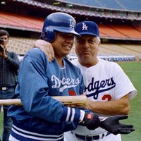 Murió Tommy Lasorda, el máganer que impulsó a Valenzuela en Los Dodgers
