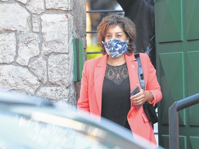 Atención Río Negro:  por qué hisoparon a la gobernadora Arabela Carreras
