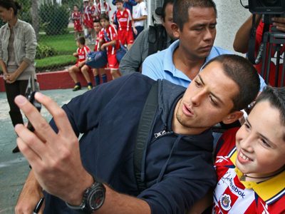Aseguran que Chicharito será nuevo jugador de las Chivas y lo presentarán el sábado