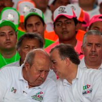 Los huachicoleros de arriba y la caída de Romero Deschamps
