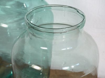 Si tenés 1 frasco de vidrio gigante en casa, guardalo: mirá cómo transformarlo así de lindo y darle un mejor uso