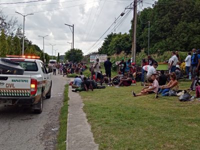 Migrantes buscan amparo que les permita transitar por el país sin ser detenidos