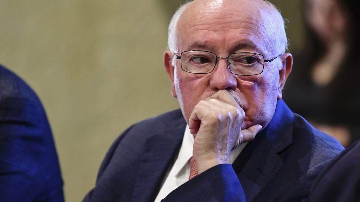 Colmenares. Lupa obsequiosa para la 4T