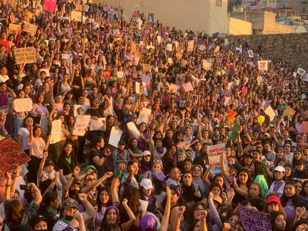 Mujeres-Leon-protesta