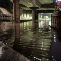 Lluvia provoca inundación en bajopuente de Periférico y Reforma; hay cierre vial (Videos)
