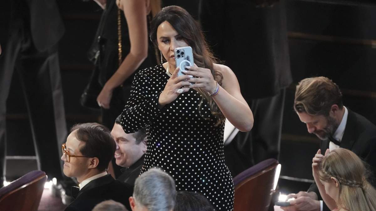 Karla Sofía Gascón en la ceremonia de los Premios Oscar