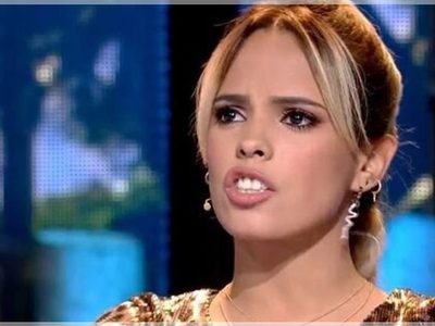 La reacción de Gloria Camila al ser ignorada en el "Hormigas Blancas" de Rocío Jurado