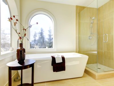 En 2 pasos: el truco de limpieza para que la mampara del baño quede impecable