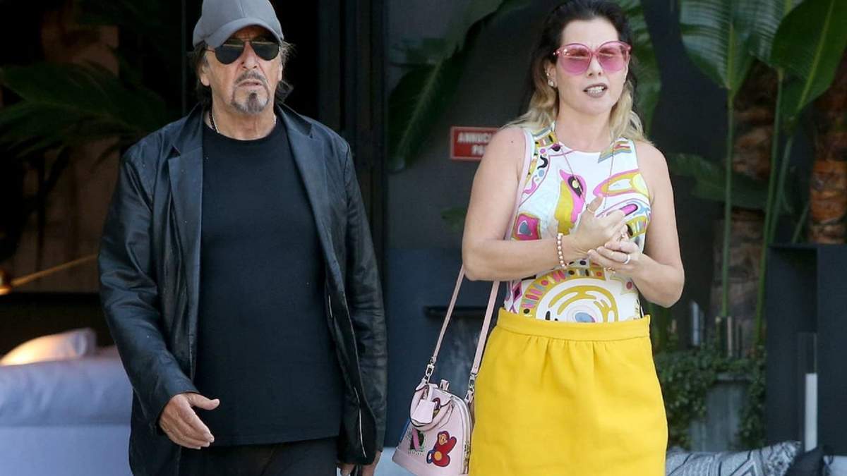 Al Pacino y Meital Dohan. Fuente (Twitter)