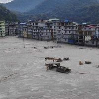 Se desborda lago glaciar en India; al menos 41 muertos