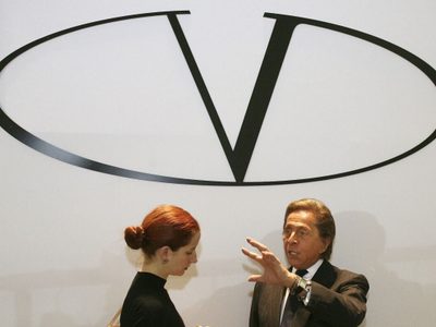 Tapestry, matriz de Coach, compra Capri, dueña de Michael Kors y Versace, por 8 mil 500 mdd
