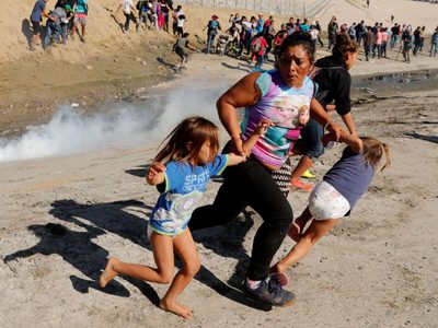 Gases lacrimógenos y violencia: así fue disuelta la caravana de migrantes en Guatemala